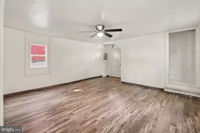 222 W 4th St, Waynesboro, PA 17268 - Photo 6