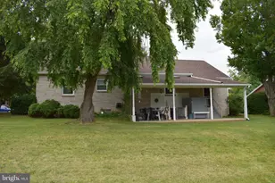 42 E Grandview Ave, Mercersburg, PA 17236 - Photo 2