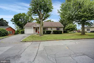 42 E Grandview Ave, Mercersburg, PA 17236 - Photo 2