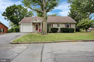 42 E Grandview Ave, Mercersburg, PA 17236 - Photo 1