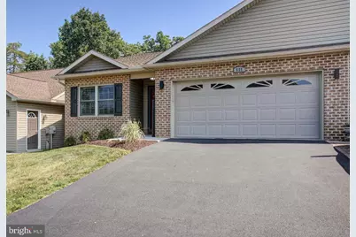 625 Shook Court W, Greencastle, PA 17225 - Photo 2