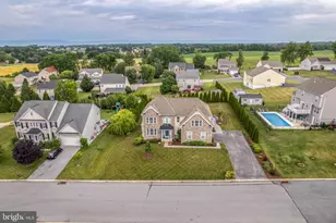 1152 Belmont Wy, Chambersburg, PA 17202 - Photo 2