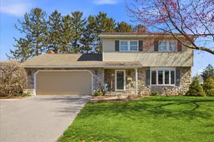 1001 E McKinley St, Chambersburg, PA 17201 - Photo 2