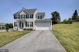 86 Equestrian Dr, Chambersburg, PA 17202 - Photo 2