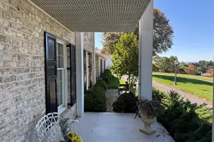 586 Crestwood Dr, Chambersburg, PA 17202 - Photo 18