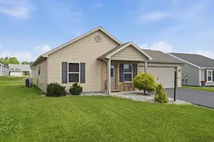 220 Benedict Ave, Chambersburg, PA 17201 - Photo 2