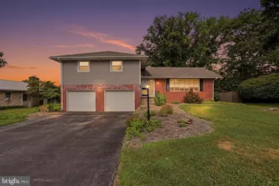 932 Sunset Avenue, Waynesboro, PA 17268 - Photo 1
