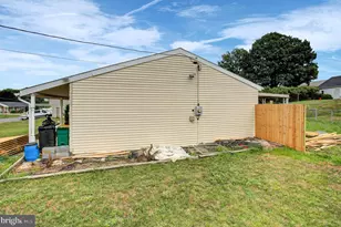 82 Roosevelt Arms Ct, Chambersburg, PA 17201 - Photo 4