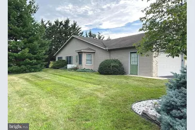 364 Phoenix Drive, Chambersburg, PA 17201 - Photo 2