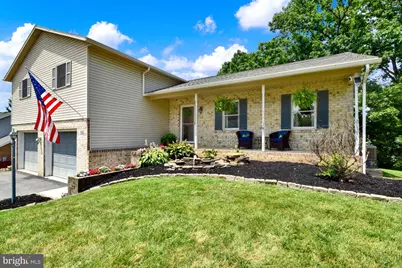 215 Opal Drive, Chambersburg, PA 17202 - Photo 2