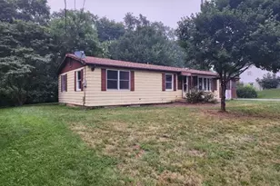 22 W Grandview Ave, Mercersburg, PA 17236 - Photo 1