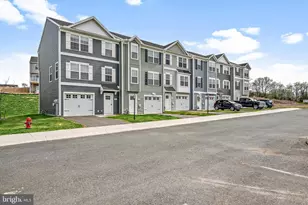 907 Setting Sun Ln, Chambersburg, PA 17201 - Photo 1