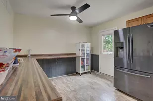 136 S Phillips Ave, Waynesboro, PA 17268 - Photo 12