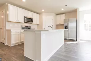 326 Edison Dr, Shippensburg, PA 17257 - Photo 2