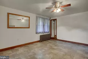 343 W Queen St, Chambersburg, PA 17201 - Photo 4