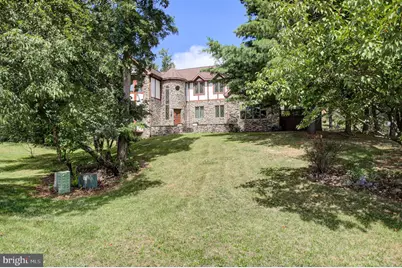 2013 Castlegreen Court, Greencastle, PA 17225 - Photo 2