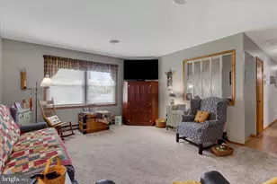 807 Pine Grove Dr, Waynesboro, PA 17268 - Photo 6
