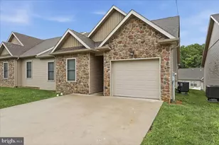 817 S Church St, Waynesboro, PA 17268 - Photo 4