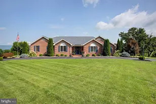 1403 Majestic Dr, Chambersburg, PA 17202 - Photo 1