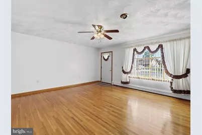 544 Mentzer Avenue, Chambersburg, PA 17201 - Photo 6