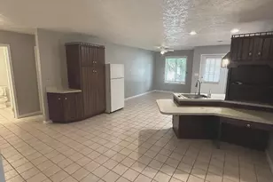323 Stonegate Ct, Chambersburg, PA 17201 - Photo 6