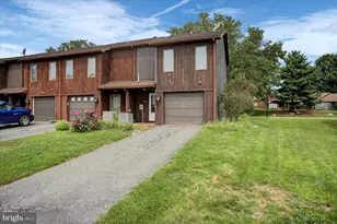 351 Stonegate Ct, Chambersburg, PA 17201 - Photo 4