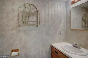 351 Stonegate Ct, Chambersburg, PA 17201 - Photo 8