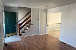 1948 Clinton Ave, Chambersburg, PA 17201 - Photo 2