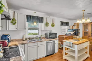 301 Catherine St, Greencastle, PA 17225 - Photo 16