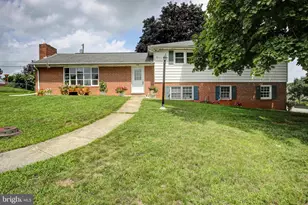 221 Harvest Ln, Chambersburg, PA 17202 - Photo 1