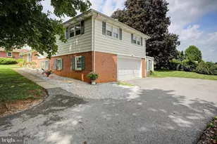 221 Harvest Ln, Chambersburg, PA 17202 - Photo 4