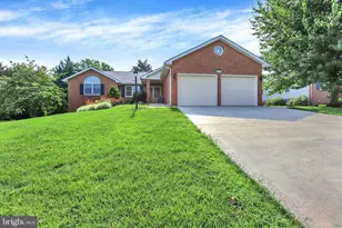 7041 Augusta National, Fayetteville, PA 17222 - Photo 2