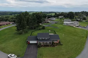 25 Kensington Dr, Chambersburg, PA 17201 - Photo 4