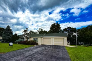 155 Camelot Dr, Chambersburg, PA 17202 - Photo 1