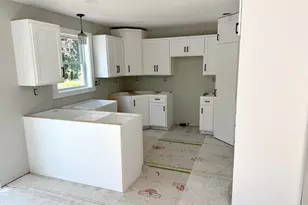 801 Dickeys Dr, Chambersburg, PA 17202 - Photo 2