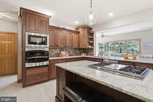 2660 Castlegreen Dr, Greencastle, PA 17225 - Photo 22