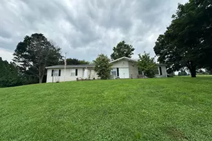 11539 Westminster Dr, Waynesboro, PA 17268 - Photo 2