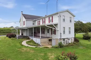 697 Shinham Rd, Greencastle, PA 17225 - Photo 4