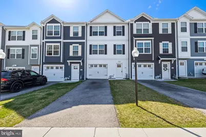 2085 Clinton Avenue, Chambersburg, PA 17201 - Photo 1