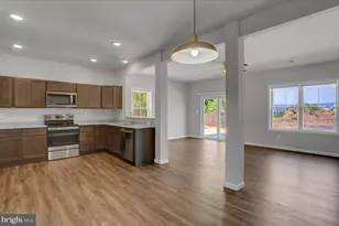 1817 Holly Ln, Chambersburg, PA 17202 - Photo 6