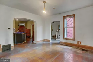 310 W King St, Shippensburg, PA 17257 - Photo 4