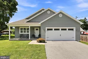 565 Stouffer Ave, Chambersburg, PA 17201 - Photo 2