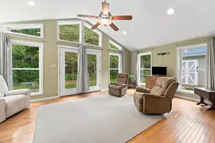 13860 Edgewood Dr, Waynesboro, PA 17268 - Photo 2