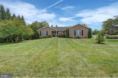 468 W Walter Avenue, Greencastle, PA 17225 - Photo 2