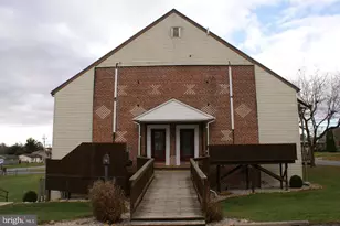 1121 Stanley Ave, Chambersburg, PA 17201 - Photo 2