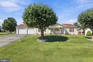 185 New Ln, Chambersburg, PA 17202 - Photo 2