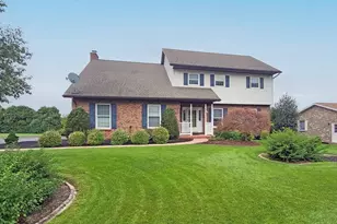 19 Obsidian Dr, Chambersburg, PA 17202 - Photo 1