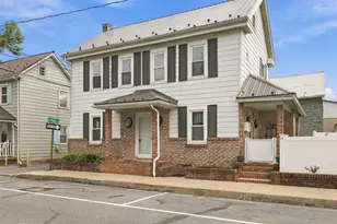 29 N Jefferson St, Greencastle, PA 17225 - Photo 1