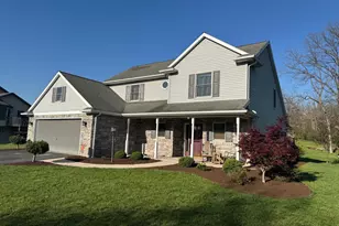105 Buckingham Dr, Chambersburg, PA 17201 - Photo 2