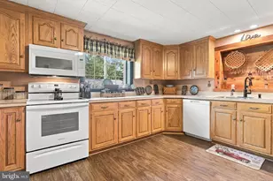 928 Path Valley Rd, Fort Loudon, PA 17224 - Photo 8